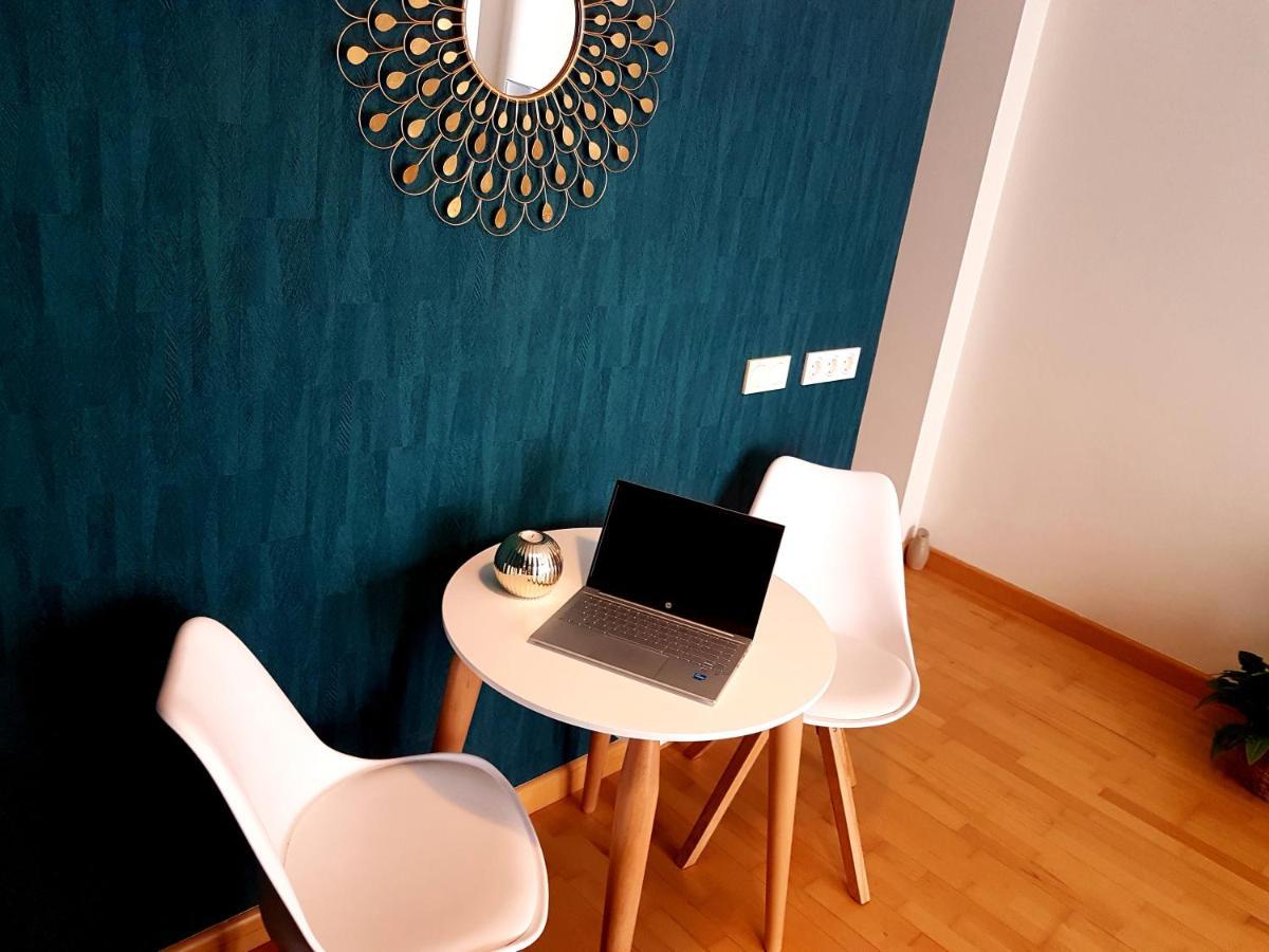 A Space That Feels Like Home With Private Parking มาลากา ภายนอก รูปภาพ