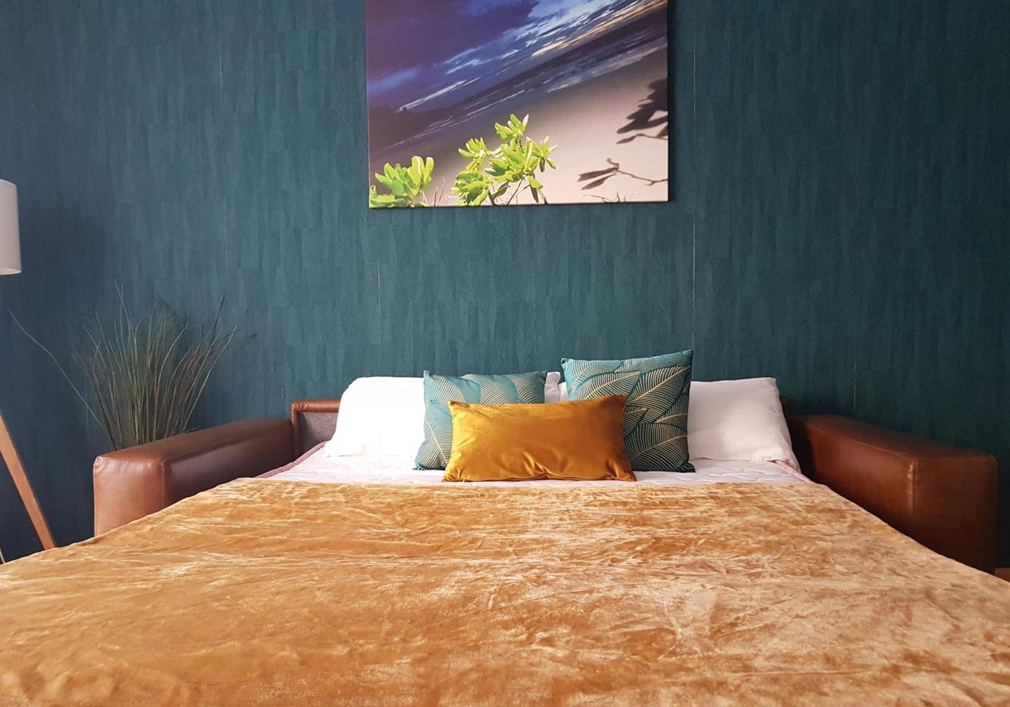 A Space That Feels Like Home With Private Parking มาลากา ภายนอก รูปภาพ